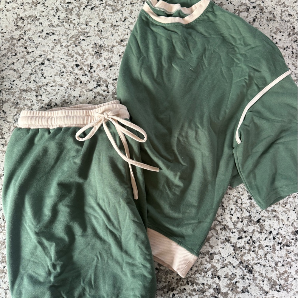 Skirt and short sleeve set